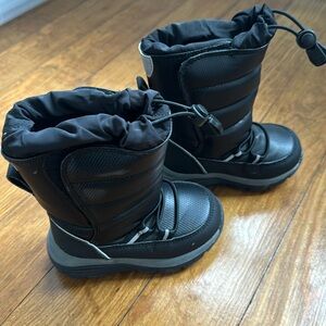 Lands end size 6 baby winter boots